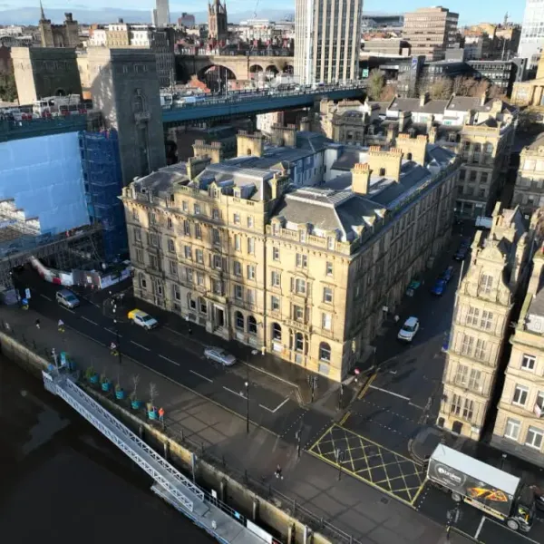 Hôtel et commerces à Newcastle
