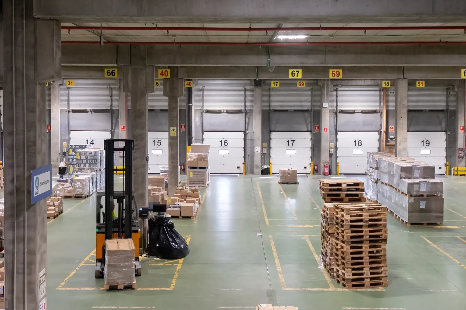 Entrepôt logistique à Villanueva de Gallego, photo 11 sur 15
