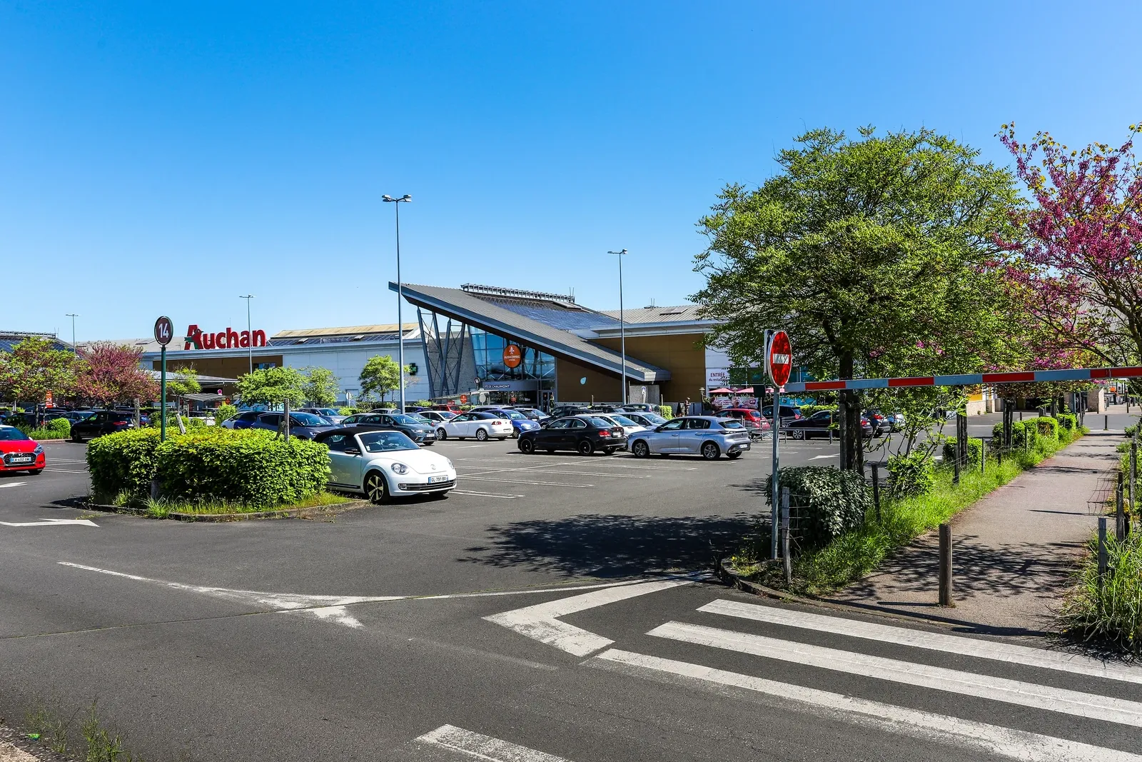 Galerie commerciale à Vineuil, photo 1 sur 13