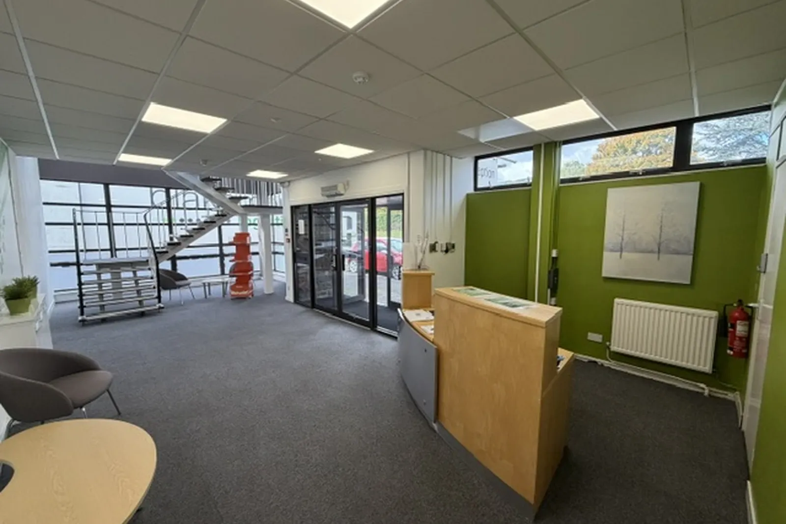 Locaux d'activités à Talbot Green, photo 6 sur 6