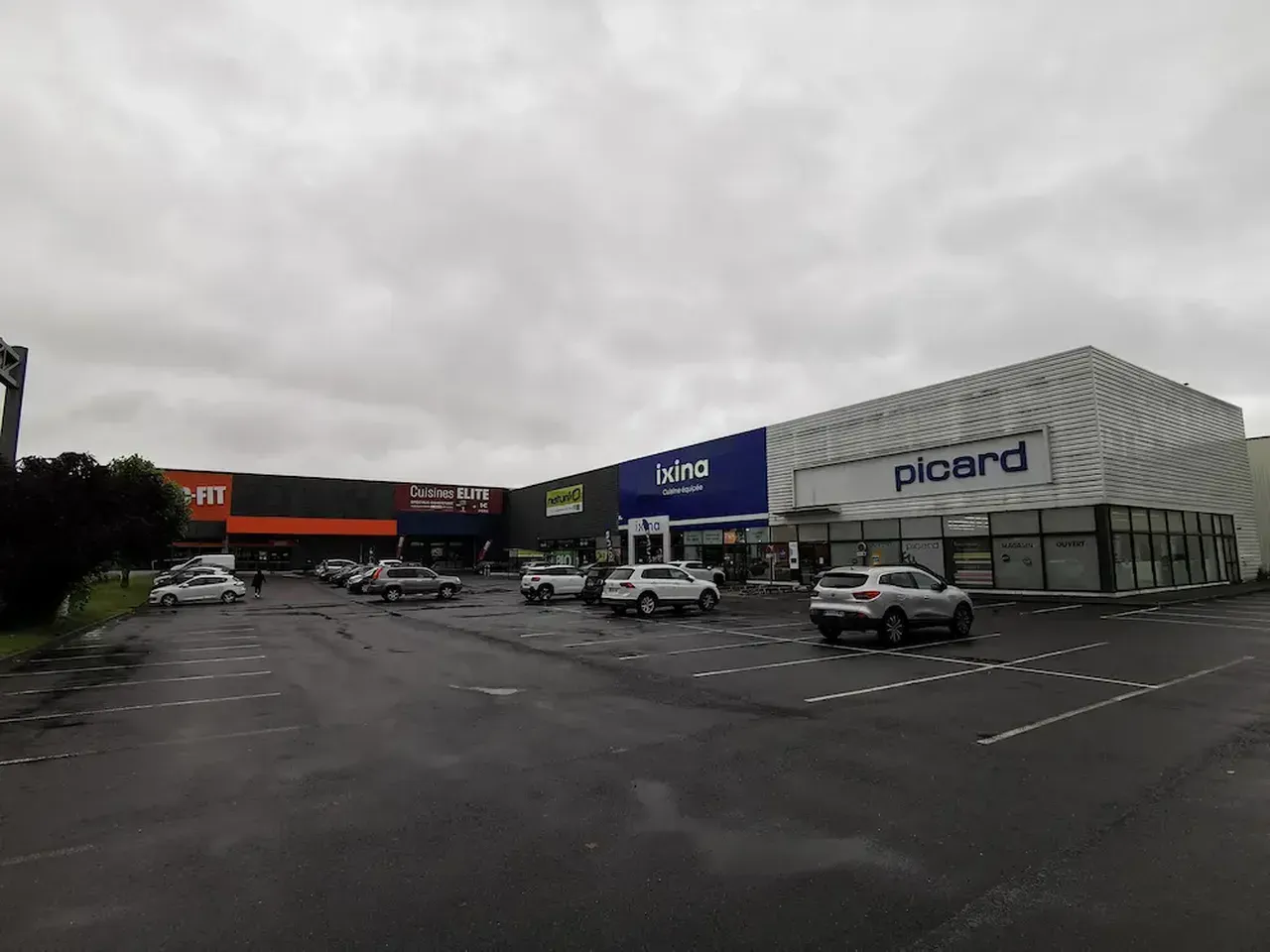 Retail Park à Osny, photo 5 sur 6