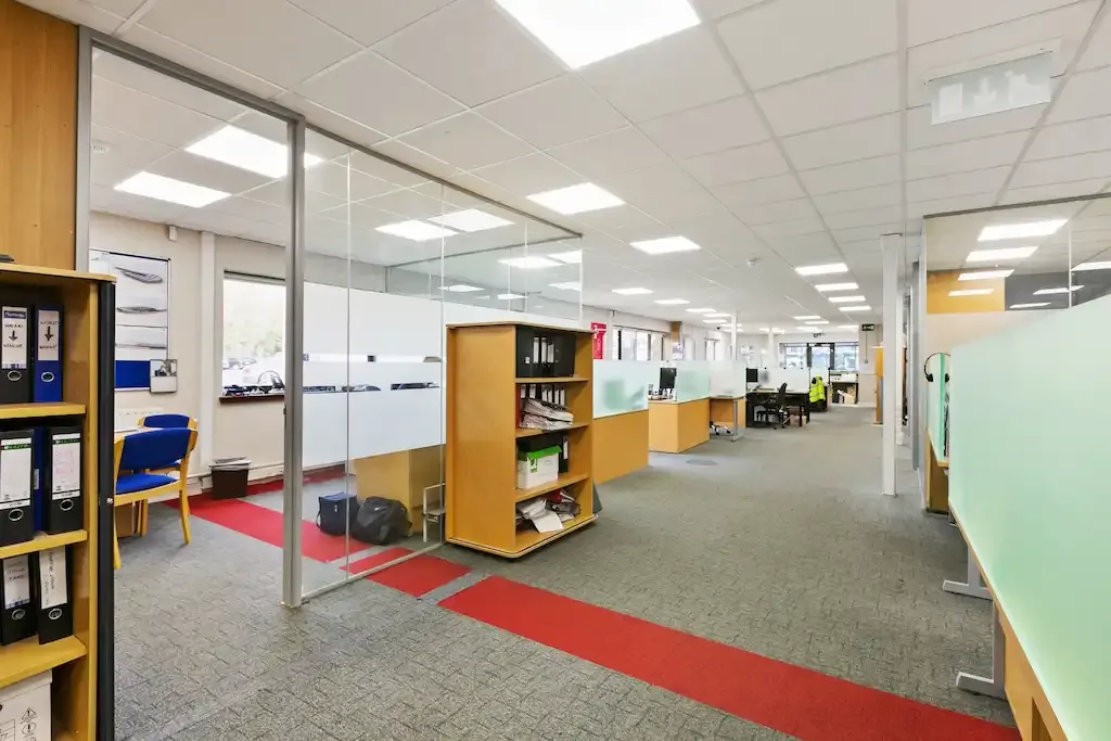 Locaux d'activités à Clontlalkin, photo 6 sur 7