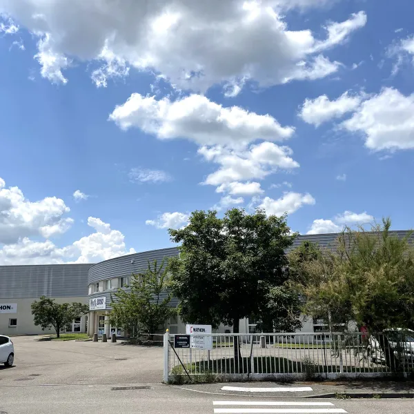 Entrepôt logistique à Chatte